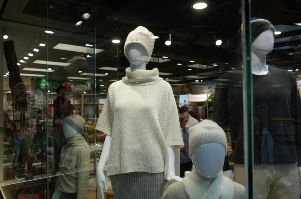 How Dynamic Moving Mannequins Are Revolutionizing Retail Window Displays